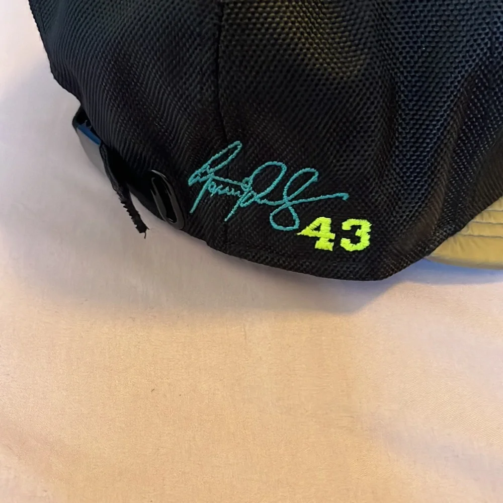 Angels hat - Picture 3 of 5